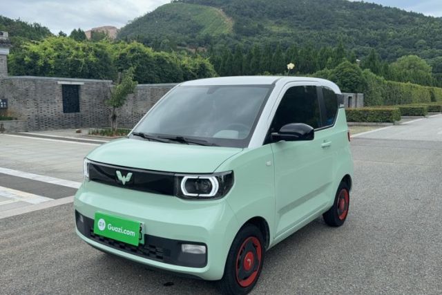 Ojetý Wuling Hongguang MINIEV 2021 Macaron Premium Model – Lithium Iron Phosphate