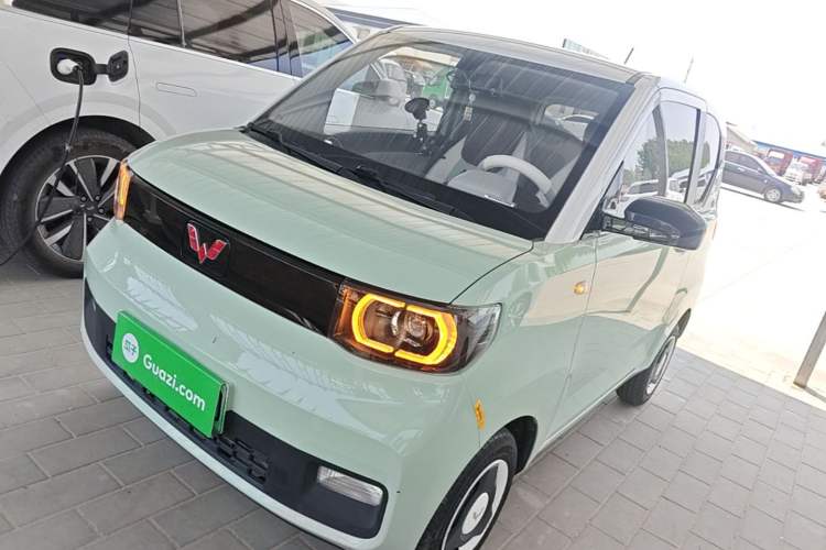 Used Wuling Hongguang MINIEV 2021 Macaron Fashion Model Lithium Iron Phosphate Front