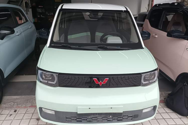 Used Wuling Hongguang MINIEV 2021 Macaron Sandwich Model 120 km Lithium Iron Phosphate Front