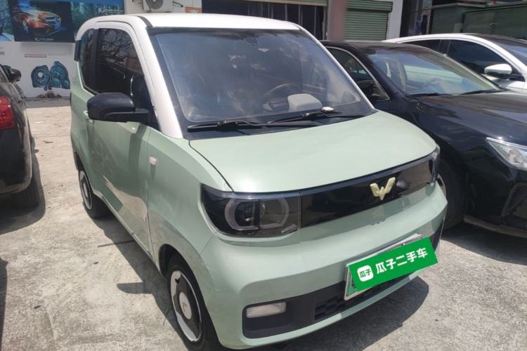 Used Wuling Hongguang MINIEV 2021 Macaron Sandwich Model 120 km Lithium NMC Front Right 45 Deg
