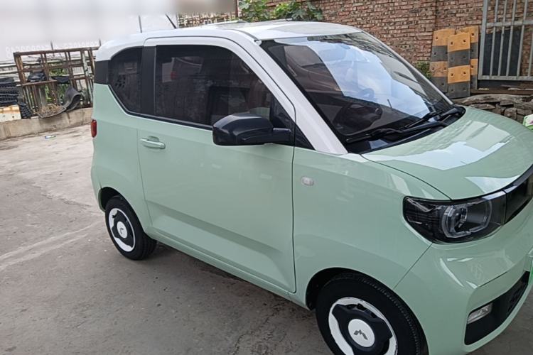 Used Wuling Hongguang MINIEV 2021 Macaron Fashion Model Lithium Iron Phosphate Front Right 45 Deg