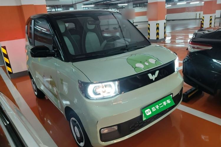 Used Wuling Hongguang MINIEV 2021 Macaron Sandwich Model 170 km Lithium Iron Phosphate Front Right 45 Deg