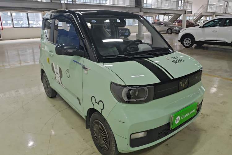 Used Wuling Hongguang MINIEV 2021 Macaron Fashion Model Lithium Iron Phosphate Front Right 45 Deg
