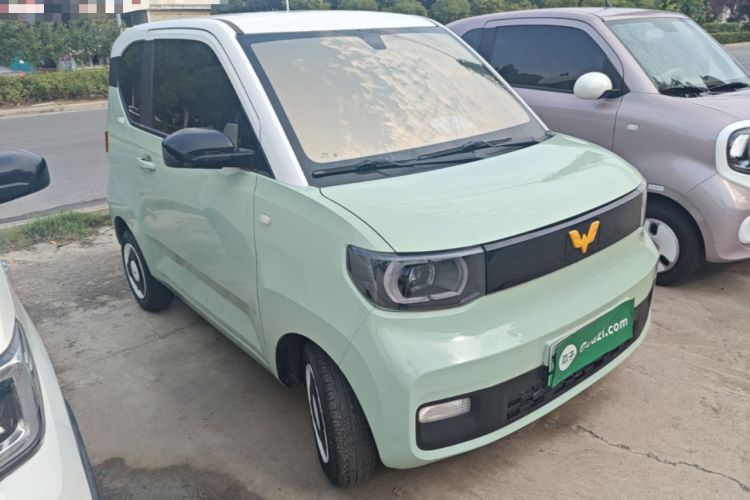 Used Wuling Hongguang MINIEV 2021 Macaron Sandwich Model 120 km Lithium NMC Front Right 45 Deg