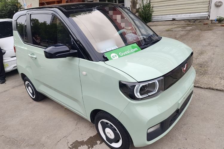 Used Wuling Hongguang MINIEV 2021 Macaron Sandwich Model 170 km Lithium Iron Phosphate Front Right 45 Deg