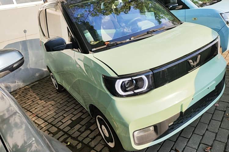Used Wuling Hongguang MINIEV 2021 Macaron Premium Model – Lithium Iron Phosphate Front Right 45 Deg