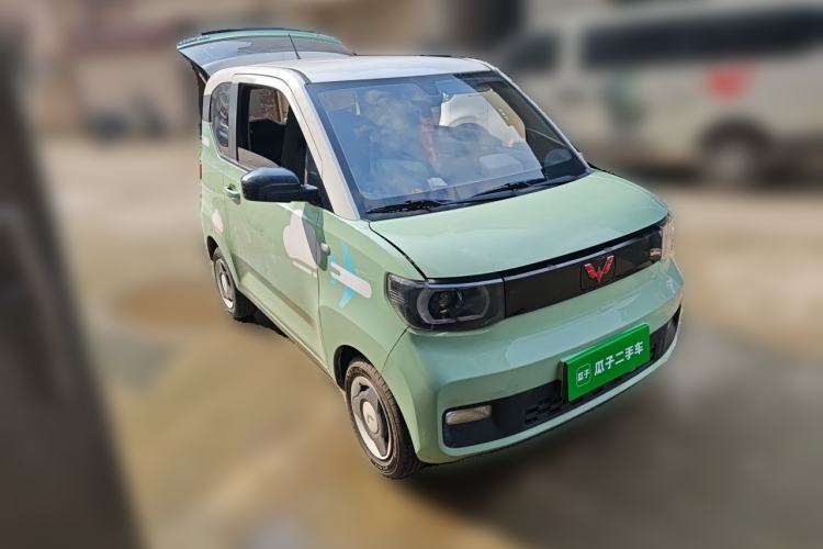 Used Wuling Hongguang MINIEV 2021 Macaron Sandwich Model 170 km Lithium Ternary Front Right 45 Deg