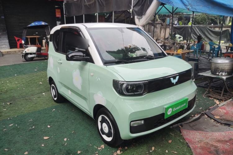 Used Wuling Hongguang MINIEV 2021 Macaron Fashion Model Lithium Iron Phosphate Front Right 45 Deg