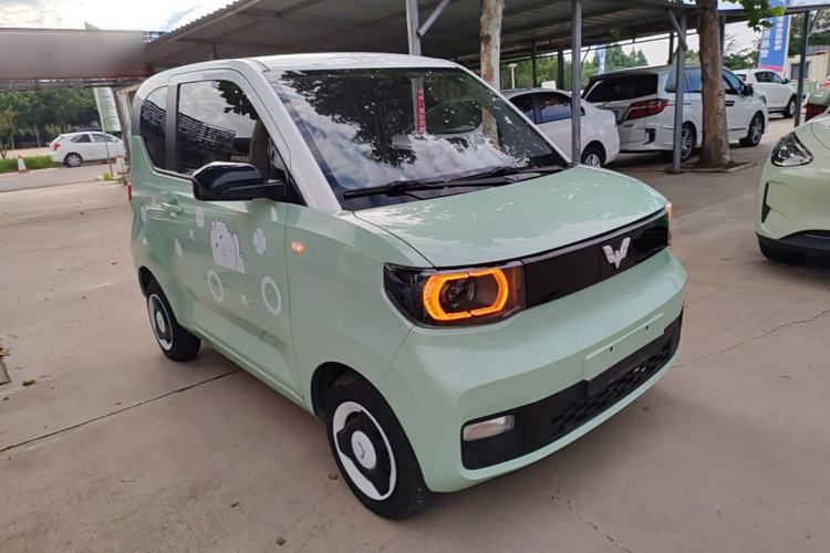Used Wuling Hongguang MINIEV 2021 Macaron Fashion Model Lithium Iron Phosphate Front Right 45 Deg