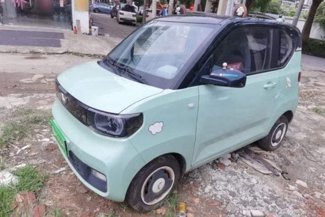 Używany Wuling Hongguang MINIEV 2021 Macaron Premium Model – Lithium Iron Phosphate