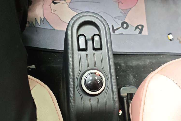 Used Wuling Hongguang MINIEV 2021 Macaron Premium Model – Lithium Iron Phosphate Gear Lever