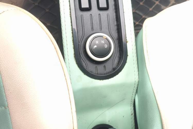 Used Wuling Hongguang MINIEV 2021 Macaron Premium Model – Lithium Iron Phosphate Gear Lever