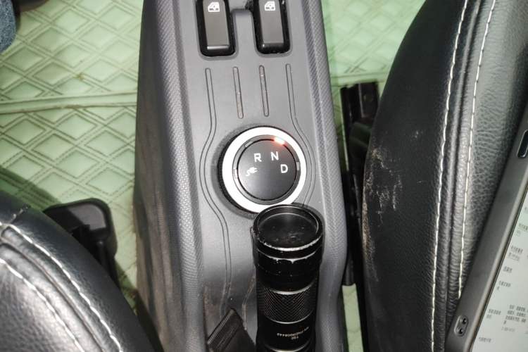 Used Wuling Hongguang MINIEV 2021 Macaron Premium Model – Lithium Iron Phosphate Gear Lever