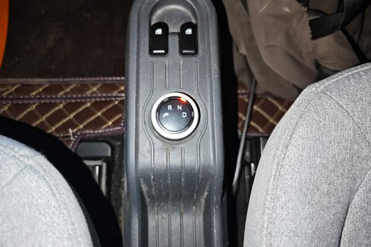 Used Wuling Hongguang MINIEV 2021 Macaron Premium Model – Lithium Iron Phosphate Gear Lever