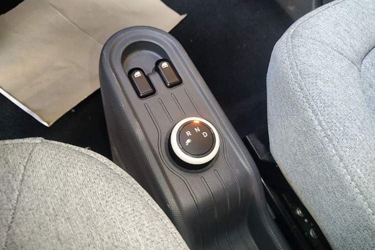 Used Wuling Hongguang MINIEV 2021 Macaron Premium Model – Lithium Iron Phosphate Gear Lever