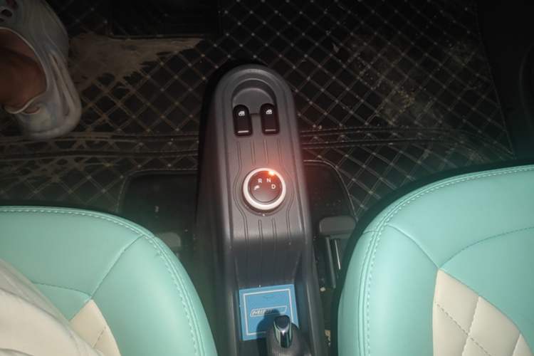 Used Wuling Hongguang MINIEV 2021 Macaron Premium Model – Lithium Iron Phosphate Gear Lever
