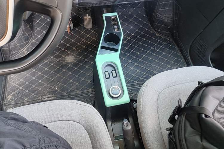 Used Wuling Hongguang MINIEV 2021 Macaron Fashion Model Lithium Iron Phosphate Gear Lever