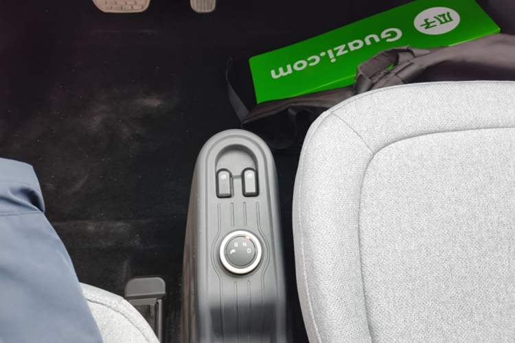 Used Wuling Hongguang MINIEV 2021 Macaron Premium Model – Lithium Iron Phosphate Gear Lever