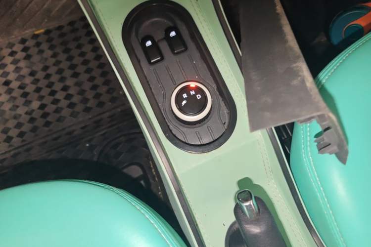 Used Wuling Hongguang MINIEV 2021 Macaron Premium Model – Lithium Iron Phosphate Gear Lever