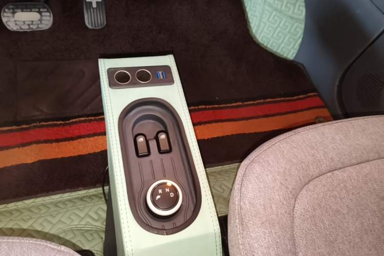 Used Wuling Hongguang MINIEV 2021 Macaron Premium Model – Lithium Iron Phosphate Gear Lever