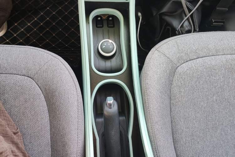 Used Wuling Hongguang MINIEV 2021 Macaron Premium Model – Lithium-NMC Gear Lever