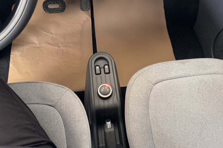 Used Wuling Hongguang MINIEV 2021 Macaron Premium Model – Lithium Iron Phosphate Gear Lever