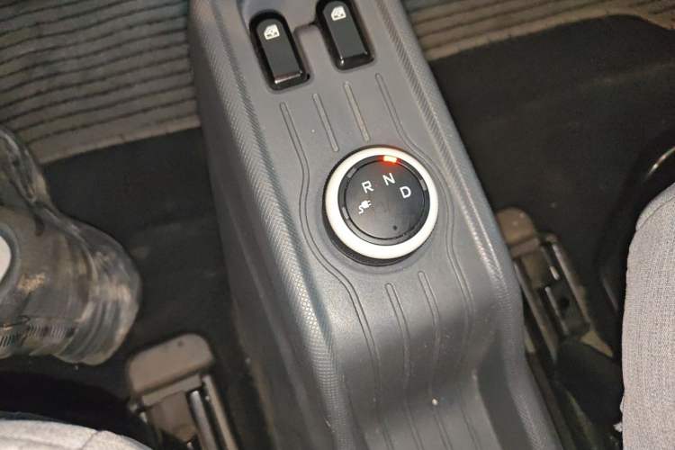 Used Wuling Hongguang MINIEV 2021 Macaron Premium Model – Lithium-NMC Gear Lever