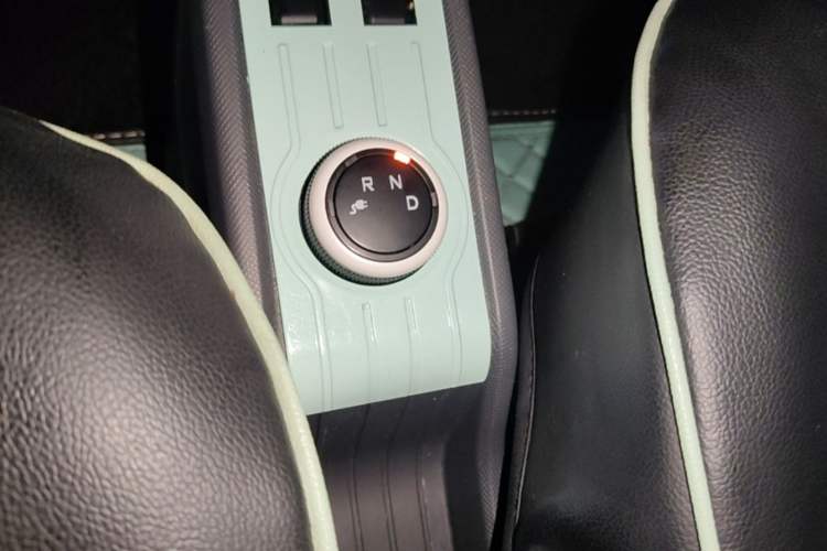 Used Wuling Hongguang MINIEV 2021 Macaron Sandwich Model 170 km Lithium Iron Phosphate Gear Lever