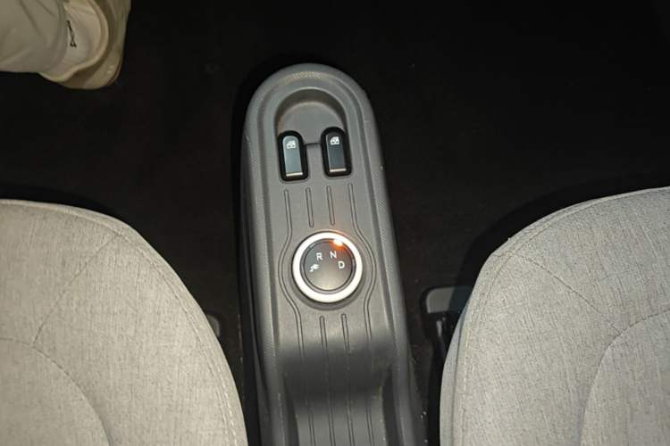 Used Wuling Hongguang MINIEV 2021 Macaron Premium Model – Lithium Iron Phosphate Gear Lever