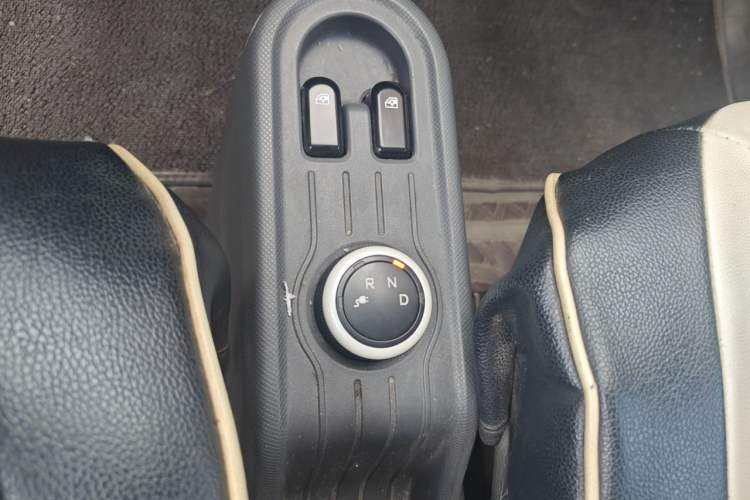 Used Wuling Hongguang MINIEV 2021 Macaron Premium Model – Lithium Iron Phosphate Gear Lever