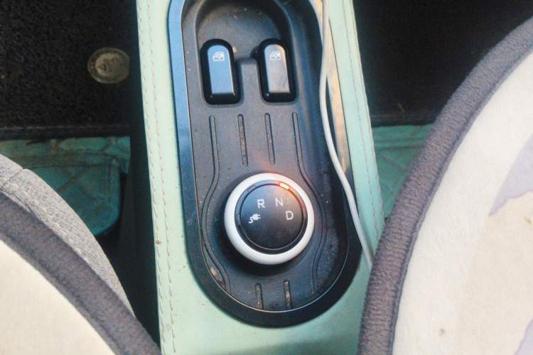 Used Wuling Hongguang MINIEV 2021 Macaron Premium Model – Lithium Iron Phosphate Gear Lever