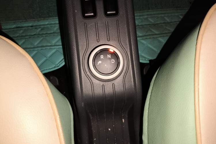 Used Wuling Hongguang MINIEV 2021 Macaron Premium Model – Lithium Iron Phosphate Gear Lever