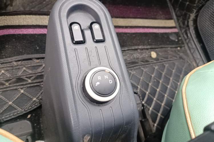 Used Wuling Hongguang MINIEV 2021 Macaron Premium Model – Lithium Iron Phosphate Gear Lever