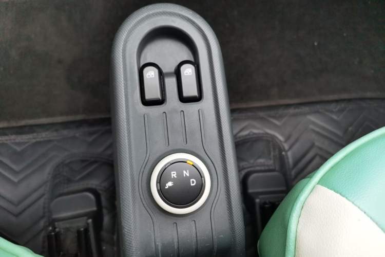 Used Wuling Hongguang MINIEV 2021 Macaron Premium Model – Lithium Iron Phosphate Gear Lever