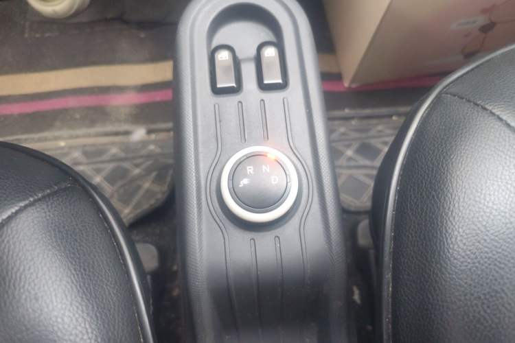 Used Wuling Hongguang MINIEV 2021 Macaron Premium Model – Lithium Iron Phosphate Gear Lever