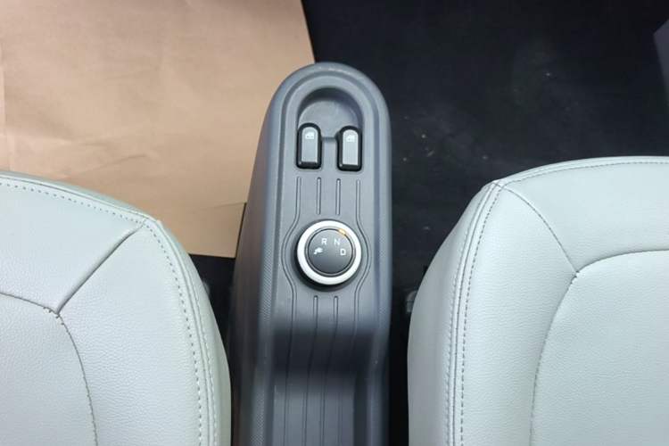 Used Wuling Hongguang MINIEV 2021 Macaron Premium Model – Lithium Iron Phosphate Gear Lever
