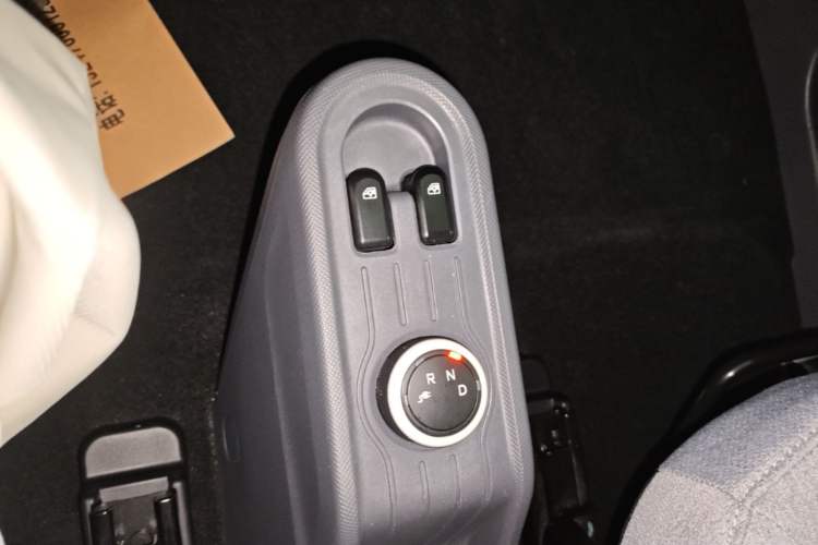 Used Wuling Hongguang MINIEV 2021 Macaron Premium Model – Lithium Iron Phosphate Gear Lever