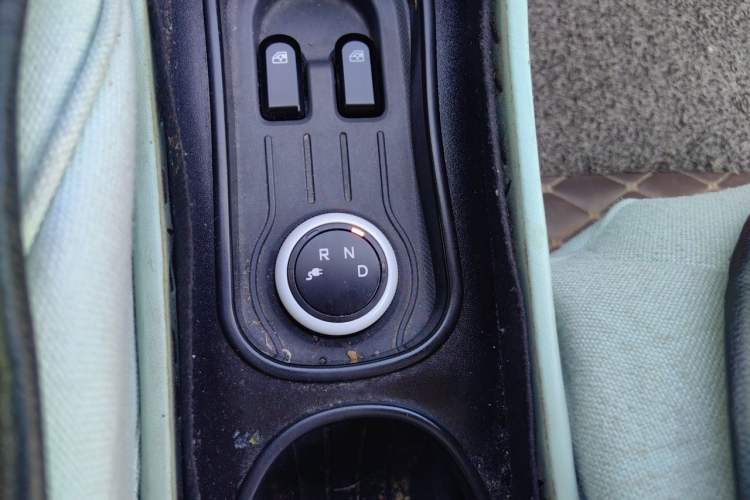 Used Wuling Hongguang MINIEV 2021 Macaron Fashion Edition Lithium-Ion Battery Gear Lever