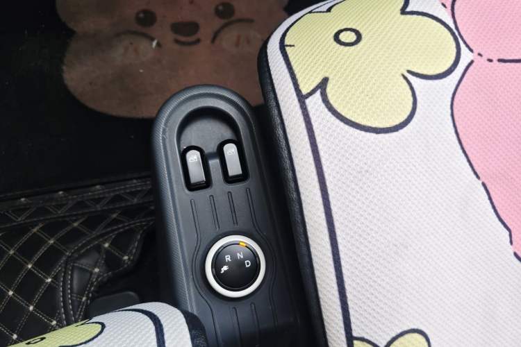 Used Wuling Hongguang MINIEV 2021 Macaron Premium Model – Lithium Iron Phosphate Gear Lever
