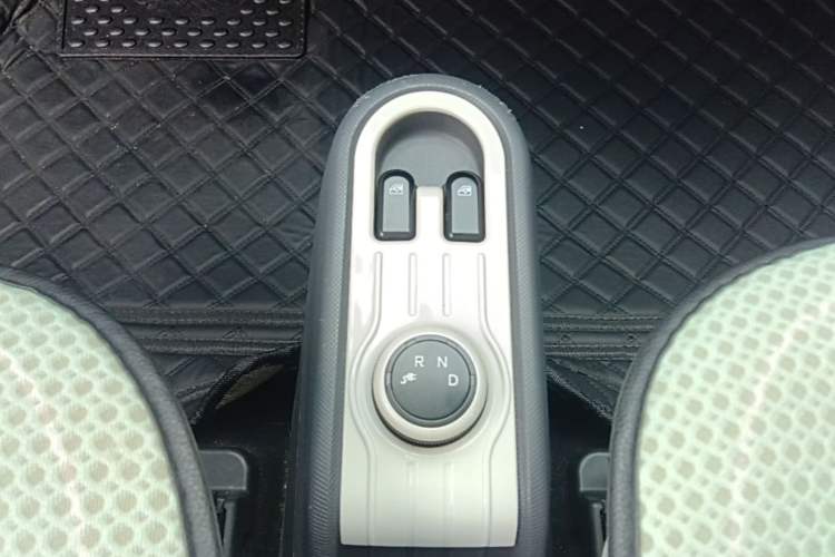 Used Wuling Hongguang MINIEV 2021 Macaron Premium Model – Lithium Iron Phosphate Gear Lever
