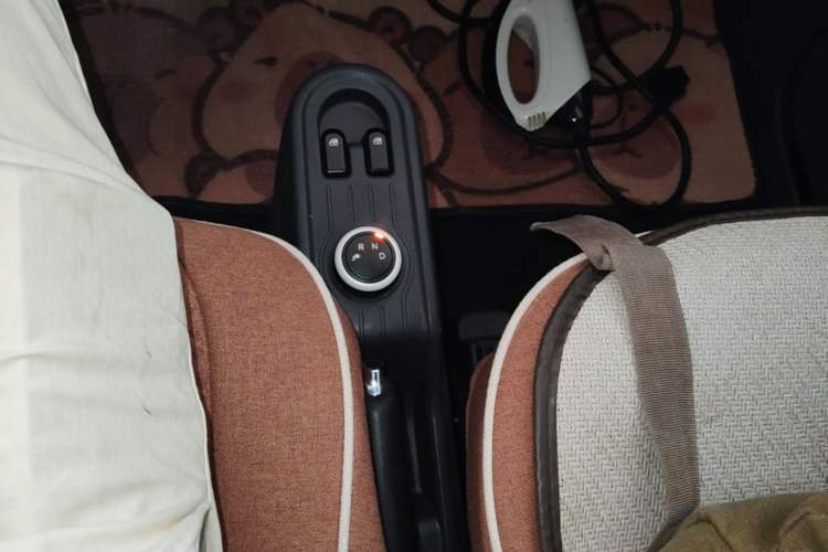 Used Wuling Hongguang MINIEV 2021 Macaron Premium Model – Lithium Iron Phosphate Gear Lever