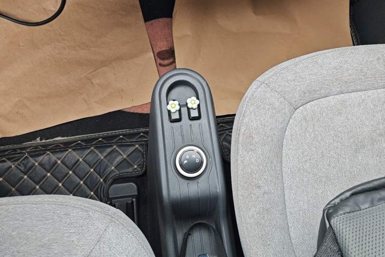Used Wuling Hongguang MINIEV 2021 Macaron Fashion Edition Lithium-Ion Battery Gear Lever