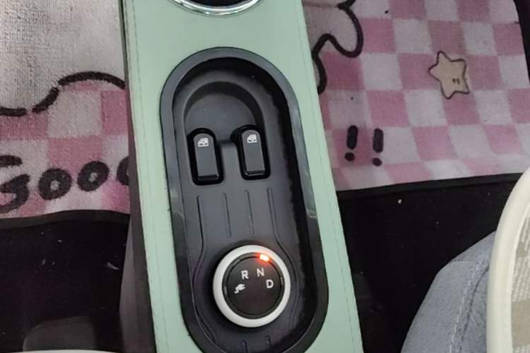 Used Wuling Hongguang MINIEV 2021 Macaron Premium Model – Lithium Iron Phosphate Gear Lever