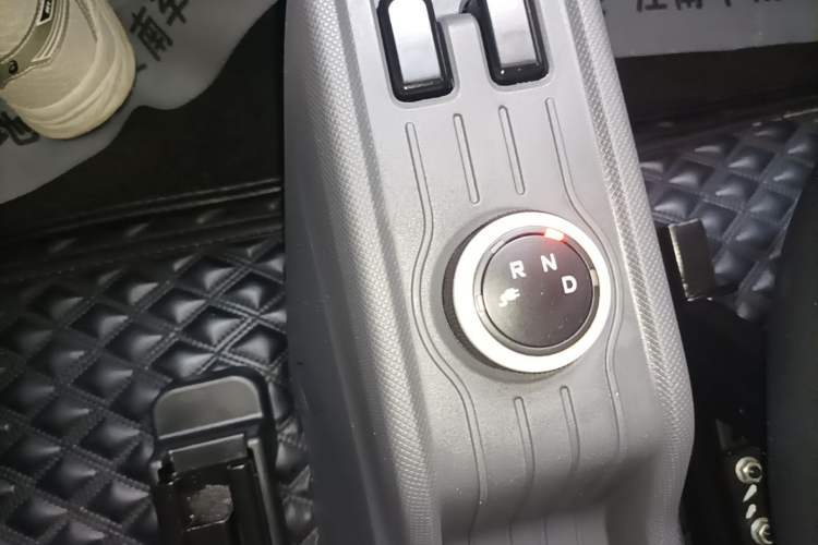 Used Wuling Hongguang MINIEV 2021 Macaron Sandwich Model 170 km Lithium Iron Phosphate Gear Lever