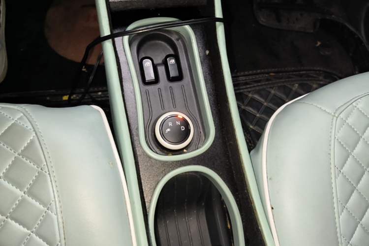 Used Wuling Hongguang MINIEV 2021 Macaron Premium Model – Lithium Iron Phosphate Gear Lever