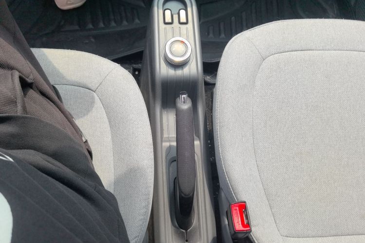 Used Wuling Hongguang MINIEV 2021 Macaron Fashion Model Lithium Iron Phosphate Gear Lever