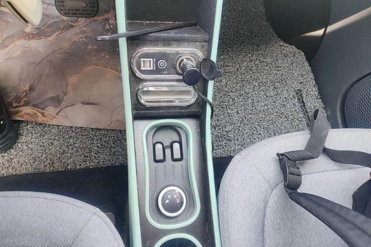 Used Wuling Hongguang MINIEV 2021 Macaron Premium Model – Lithium Iron Phosphate Gear Lever