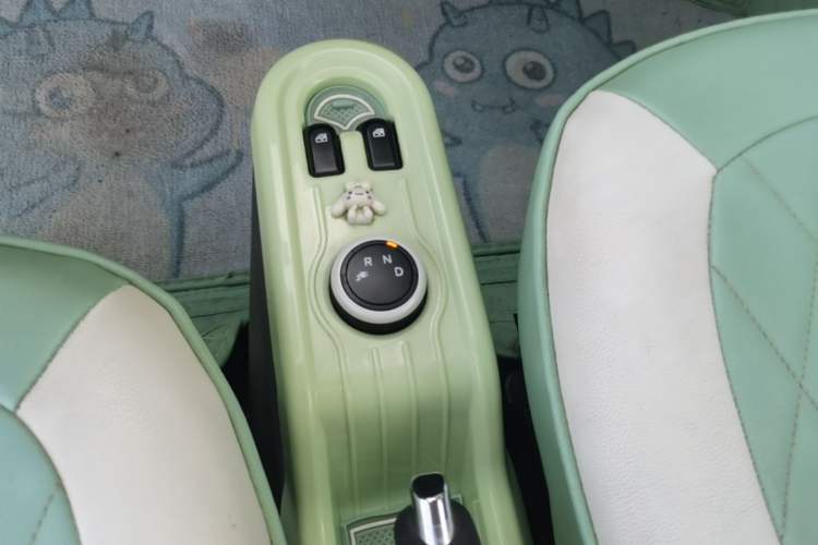 Used Wuling Hongguang MINIEV 2021 Macaron Fashion Model Lithium Iron Phosphate Gear Lever