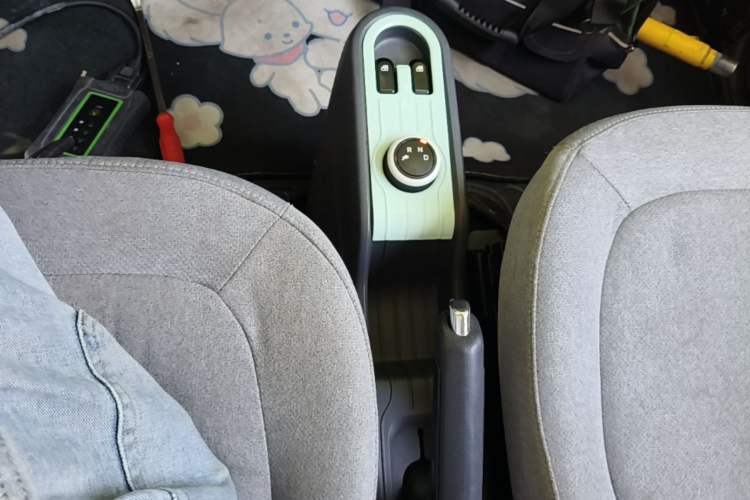 Used Wuling Hongguang MINIEV 2021 Macaron Premium Model – Lithium Iron Phosphate Gear Lever