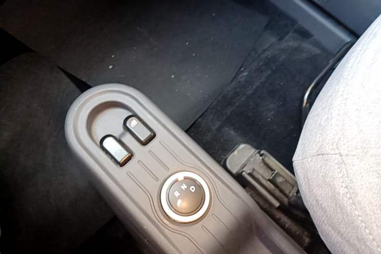 Used Wuling Hongguang MINIEV 2021 Macaron Premium Model – Lithium Iron Phosphate Gear Lever